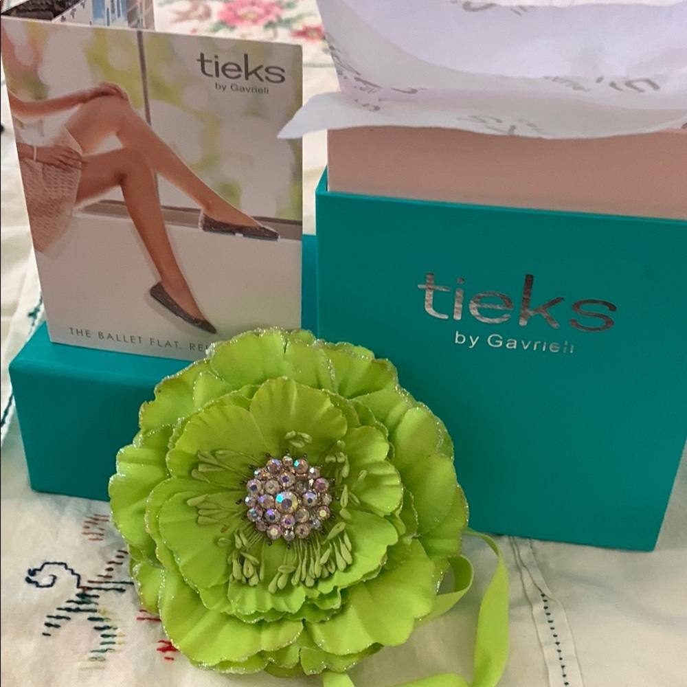 Tieks Taupe Ballet Flats 6 - Picture 2 of 13